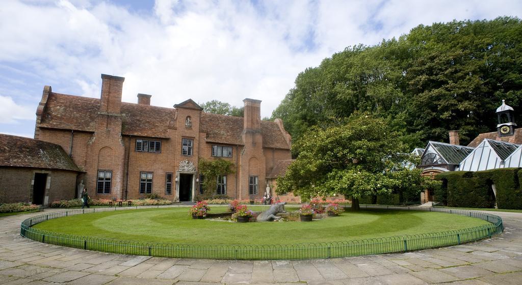 Port Lympne Mansion Hotel Exterior foto
